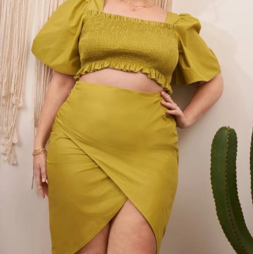 Frill Trim top  w/ asymmetrical skirt- set